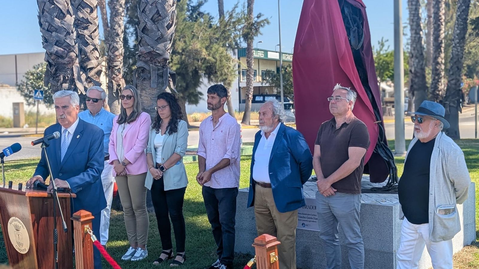 Luis Mario Aparcero, alcalde de Chipiona, durante su intervención.