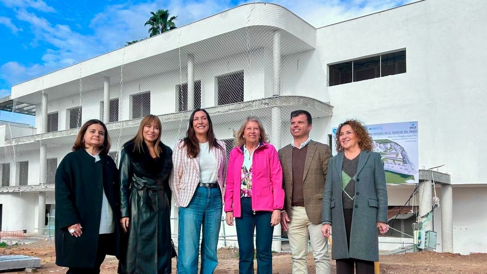 Visita de la Junta de Andalucía a las obras de la residencia pública para personas mayores.