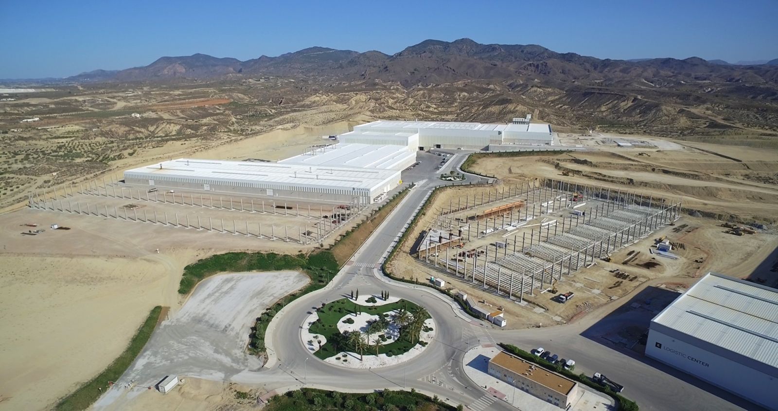 Imagen de la ampliación del parque industrial del Grupo Cosentino, en su sede, Cantoria, en mayo de 2016