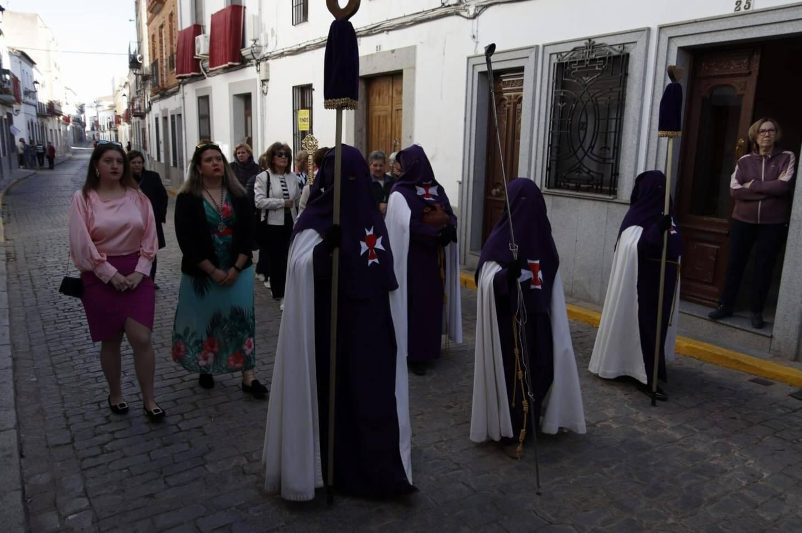 Viernes Santo en Hinojosa del Duque: la procesión de Nuestro Padre Jesús con la Cruz a cuestas en imágenes Viernes Santo en Hinojosa del Duque: la procesión de Nuestro Padre Jesús con la Cruz a cuestas en imágenes