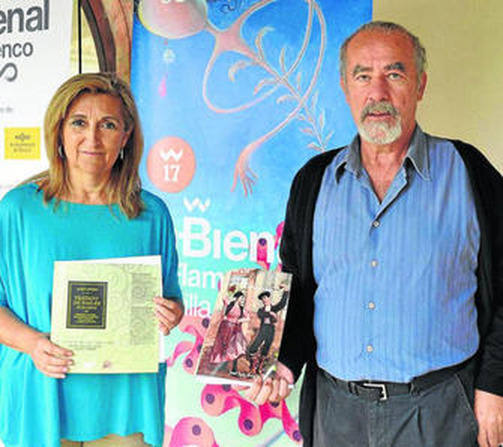 José Luis Ortiz Nuevo, autor, y Rosalía Gómez, directora de la Bienal de Flamenco, en la presentación de 'Coraje'.