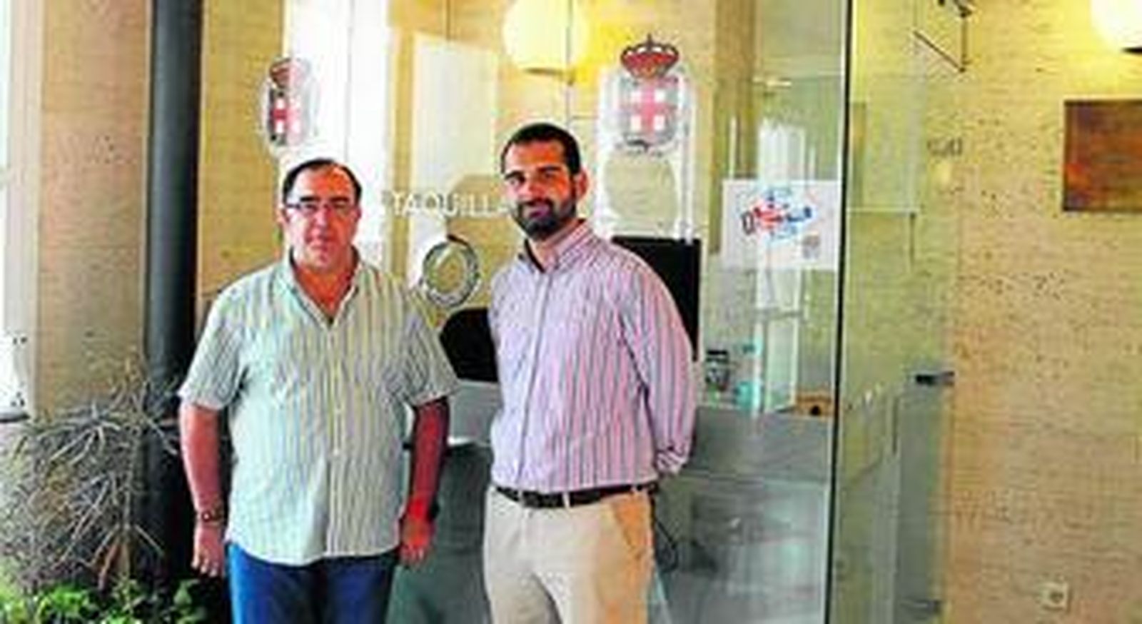 Antonio Artero junto al concejal Ramón Fernández-Pacheco.