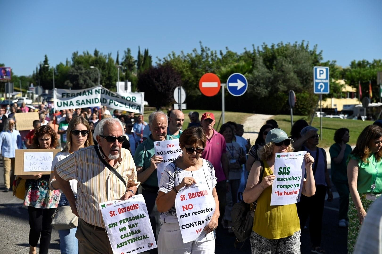 Las imágenes de la manifestación en el Hospital Reina Sofía por los recortes del SAS