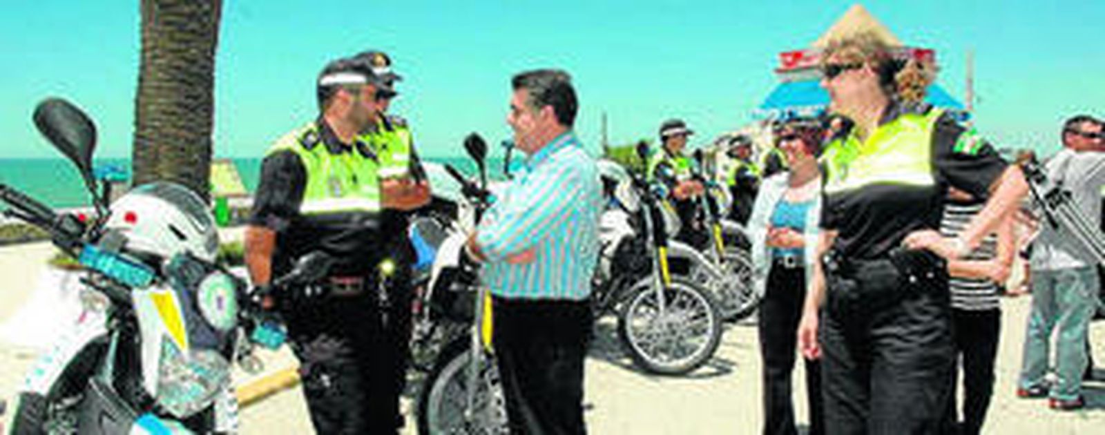 Efectivos locales de Almonte en Matalascañas.