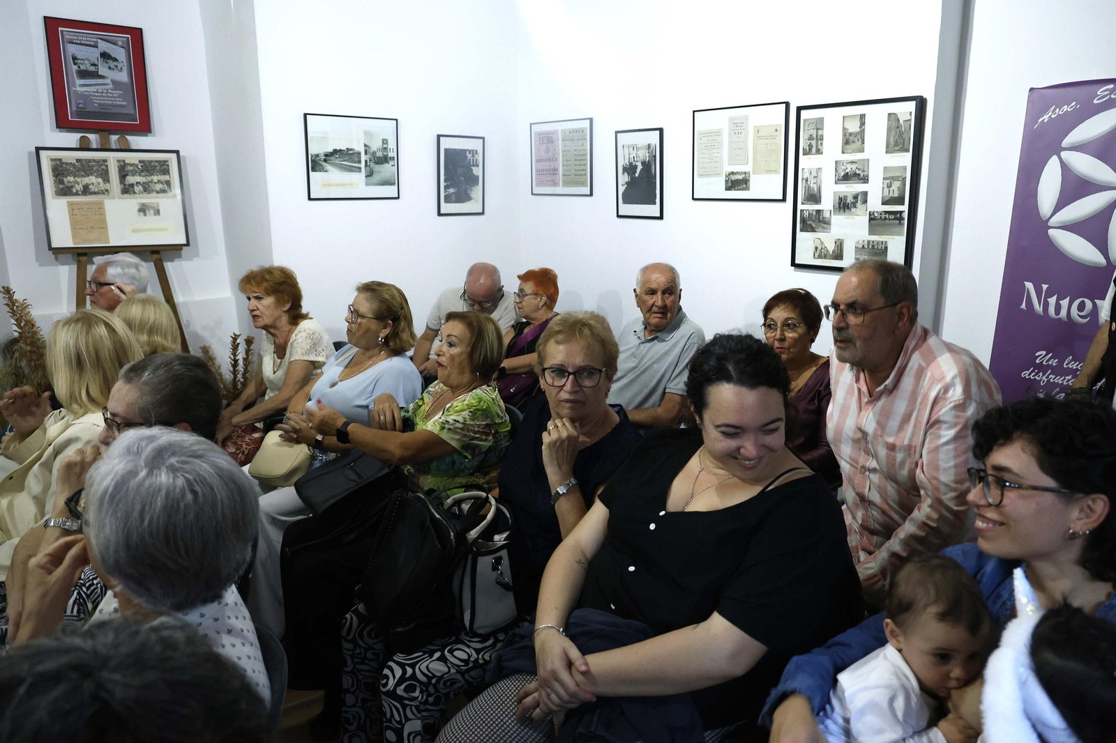Las fotos de la exposición "El San Roque de los 60" y la presentación de los libros "Plaza de Armas" y "Alameda" de Antonio Pérez Girón