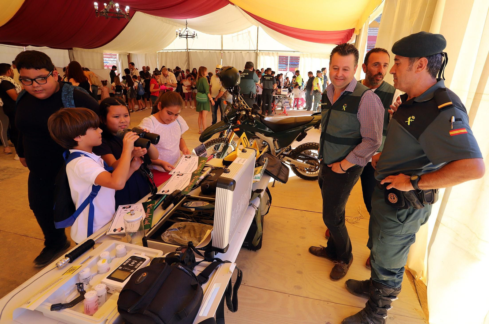 Imágenes de la jornada de puertas abiertas de la Guardia Civil