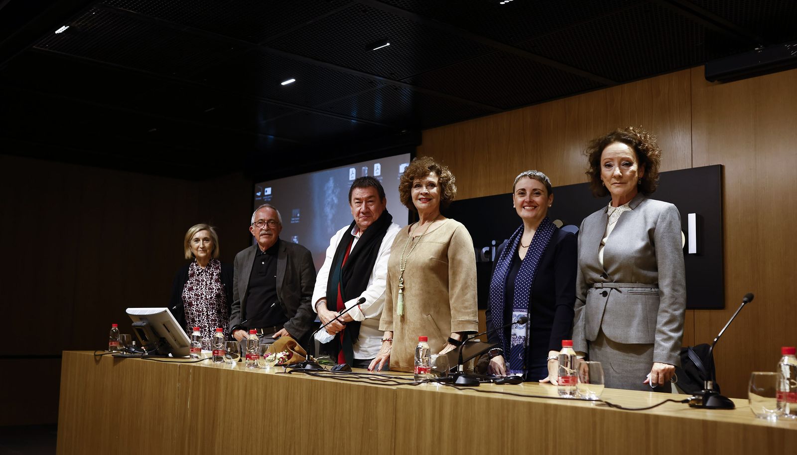 Participantes de la mesa 'De Antonio a José Antonio' con la que se cerró el congreso