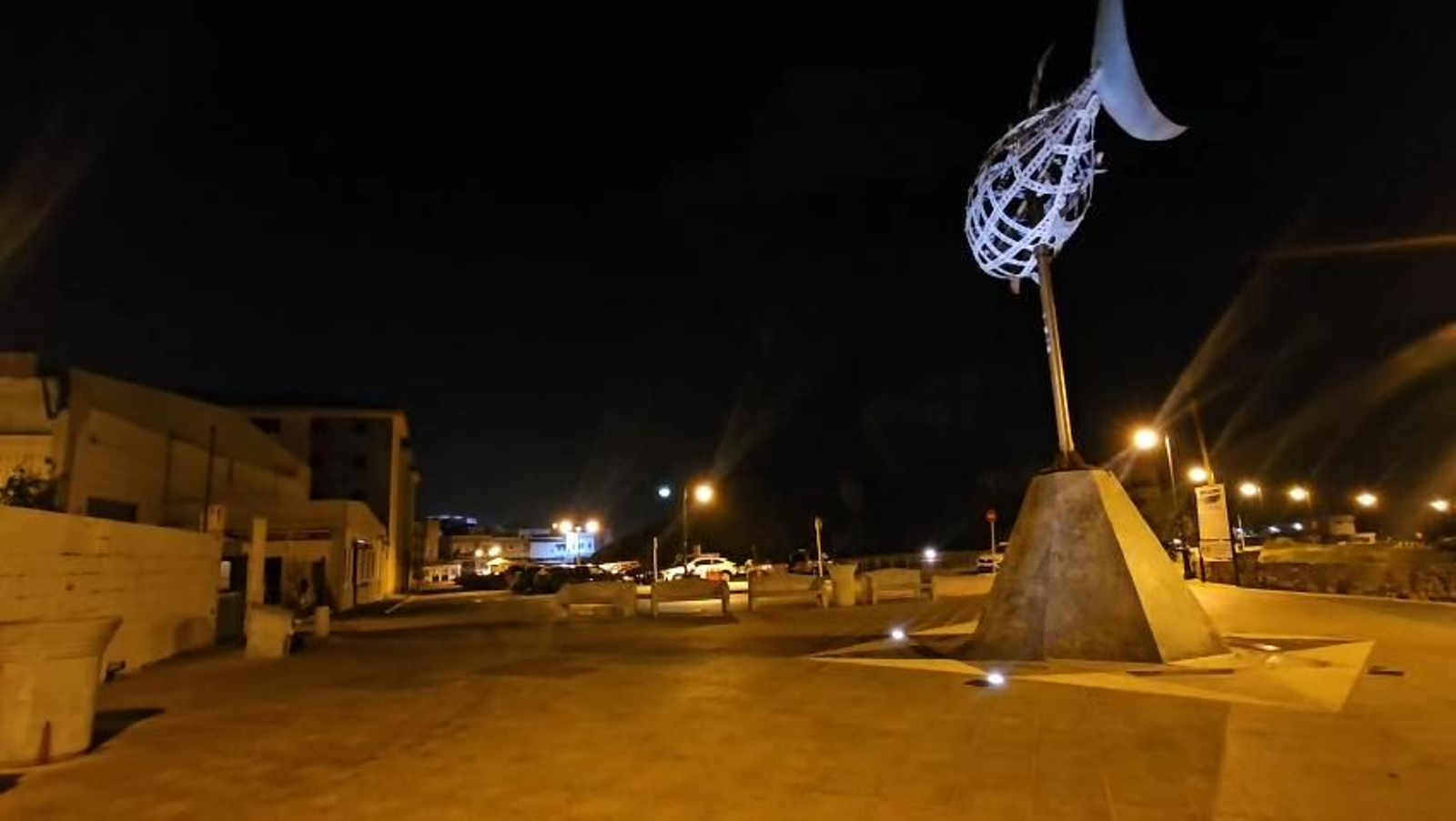 Así aguarda Tarifa la llegada de la borrasca Emilia: calma antes de la tempestad