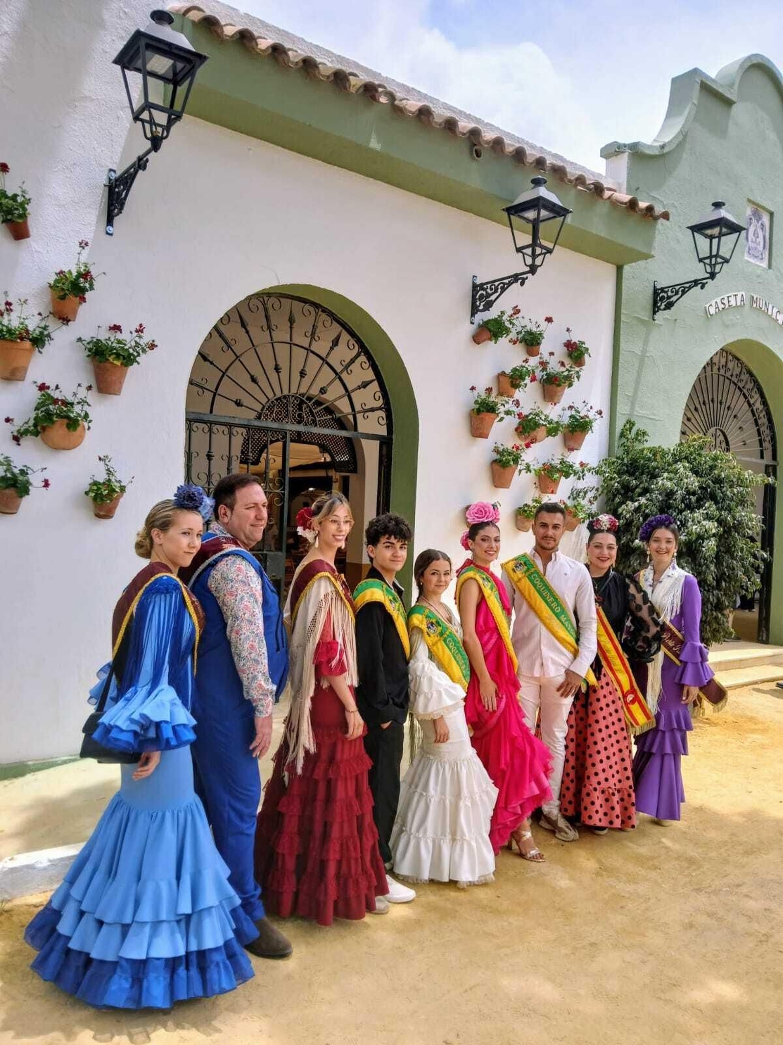 Representantes de otras fiestas de la Bahía, hoy en la Feria de El Puerto.
