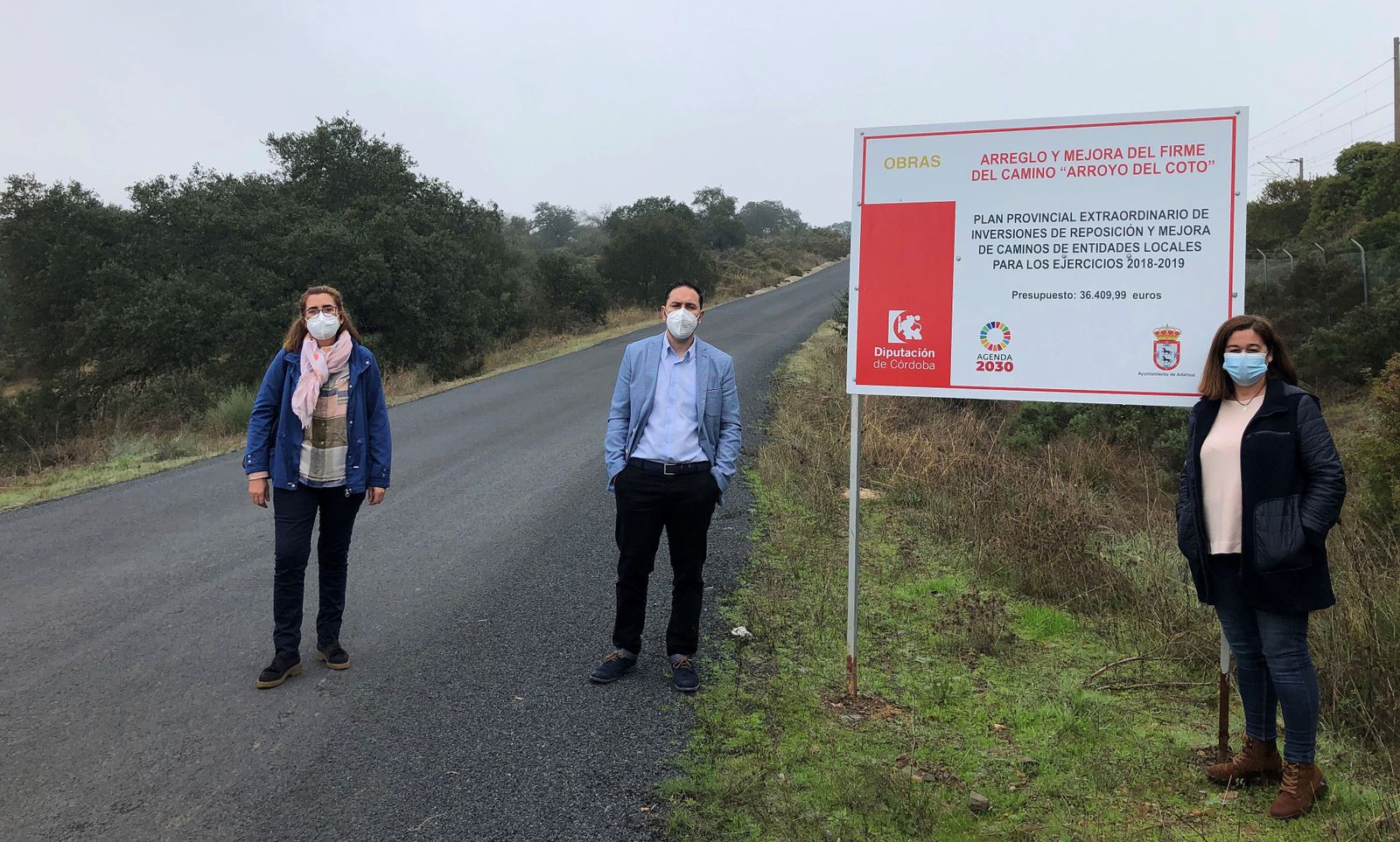 Manuel Olmo, en una de las carreteras que mejorará la Diputación.