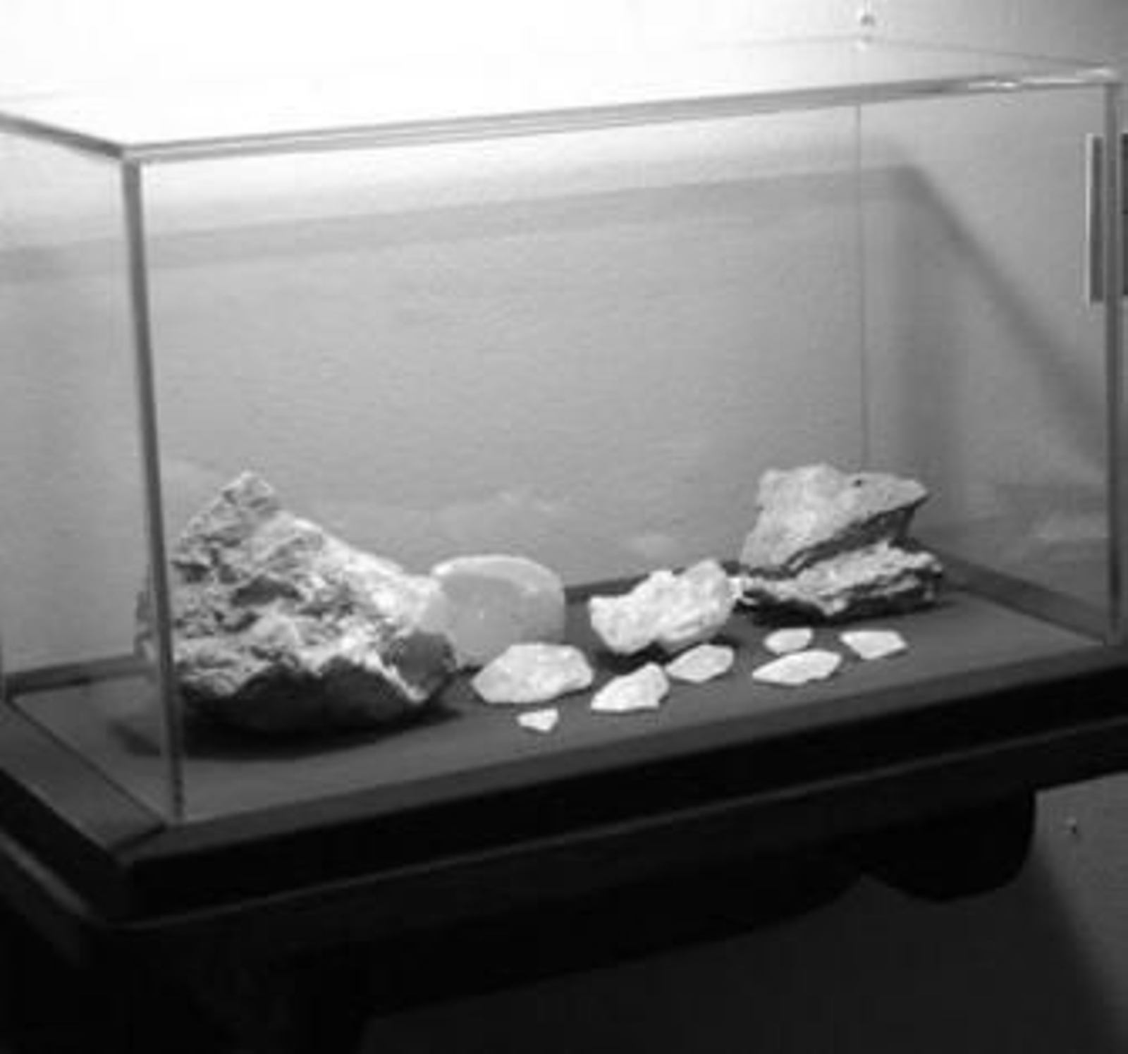 Los cristales de azufre son las piezas más antiguas expuestas en el museo.