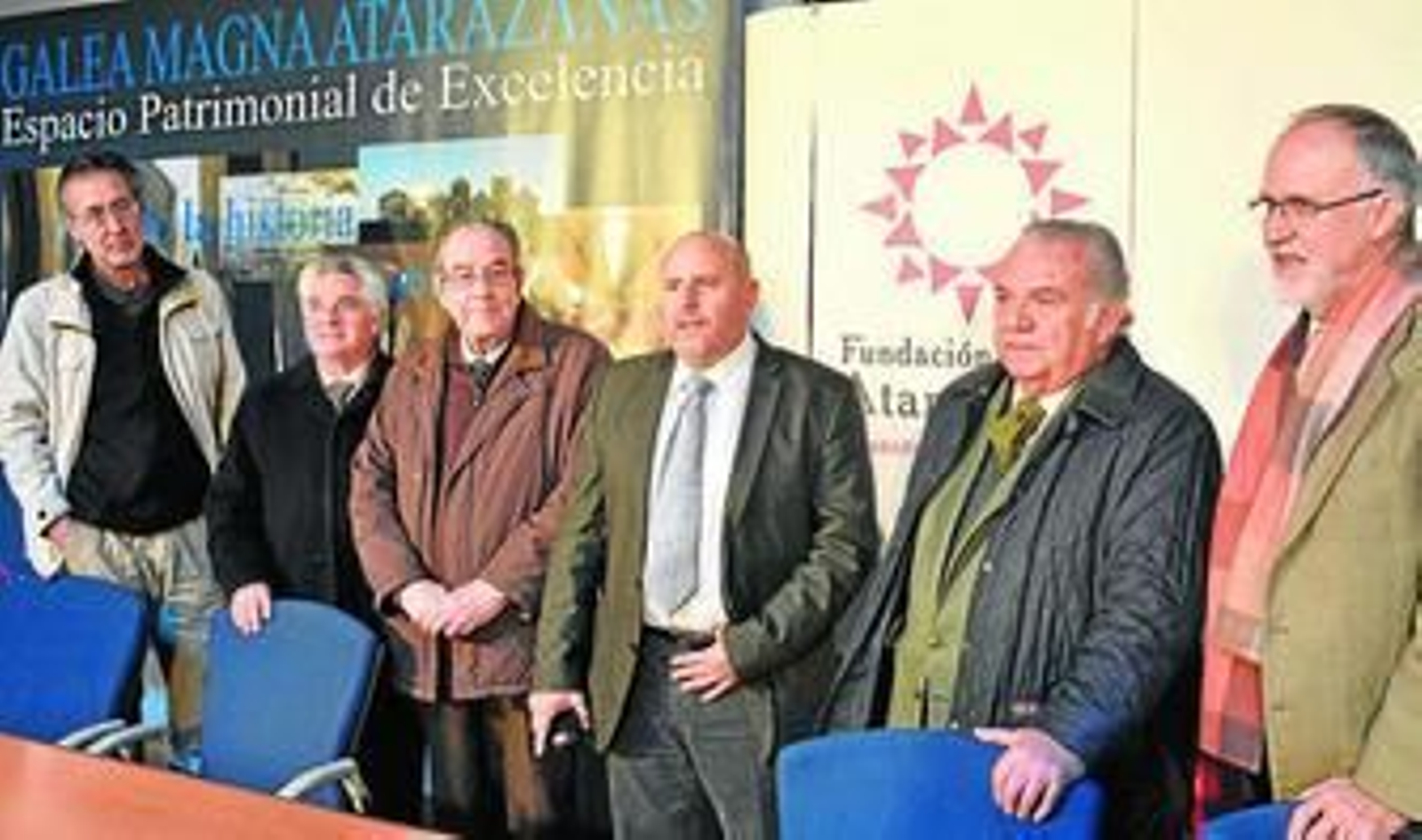 Los portavoces de la Fundación Atarazanas, ayer en el Pabellón de Colombia del 29.