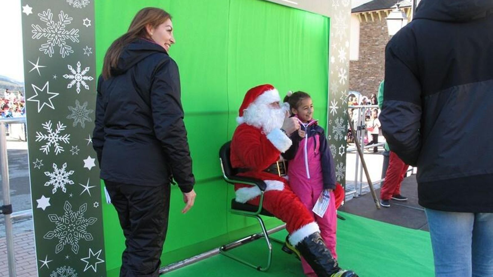 Papá Noel recibió a los niños en la Plaza de Andalucía