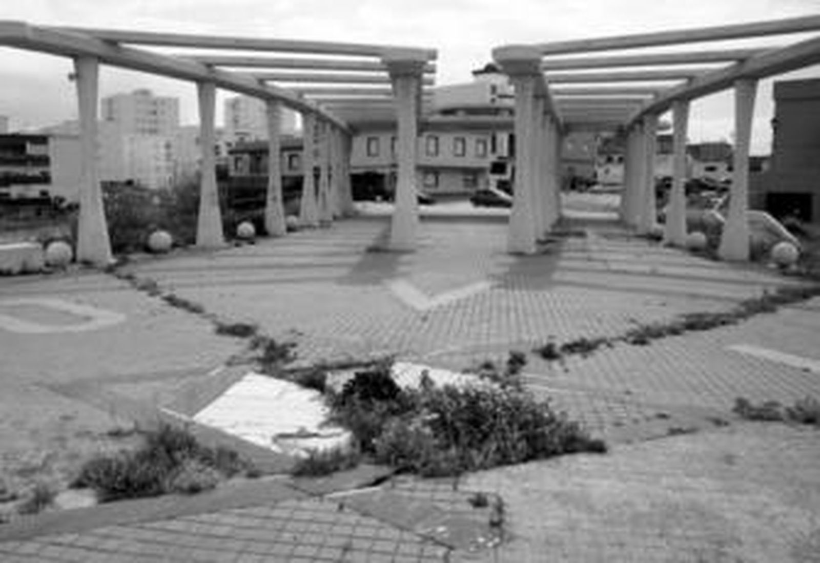 Imagen del Mirador de Los Lances en un estado de abandono, ayer.