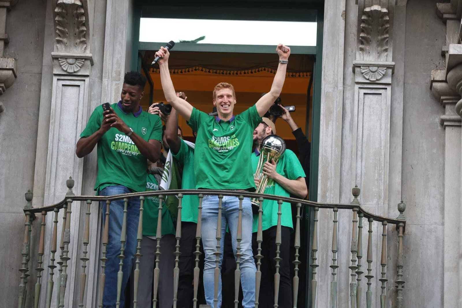 El Unicaja ofrece el título a Málaga, en fotos