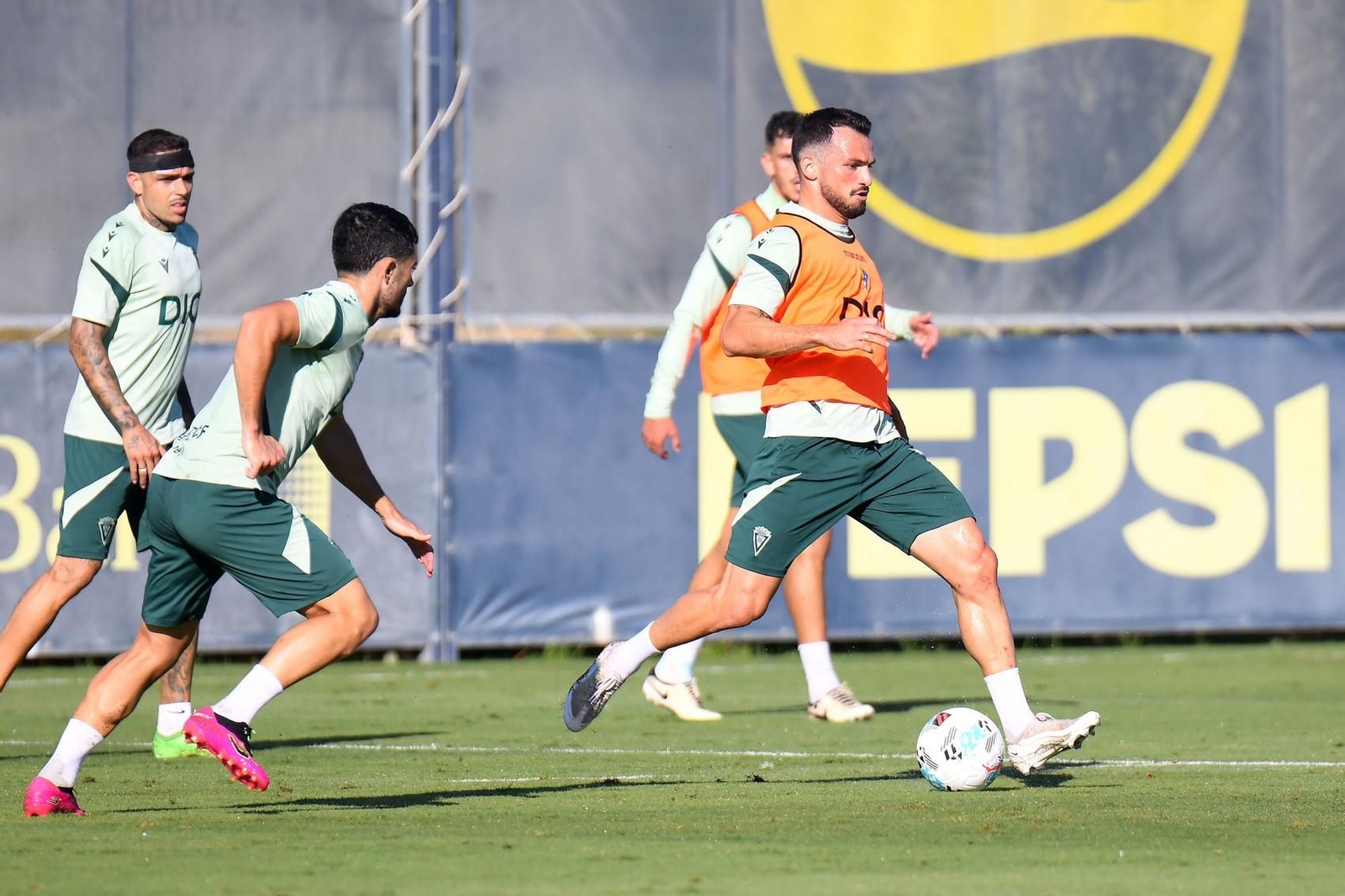 Un entrenamiento del Cádiz.