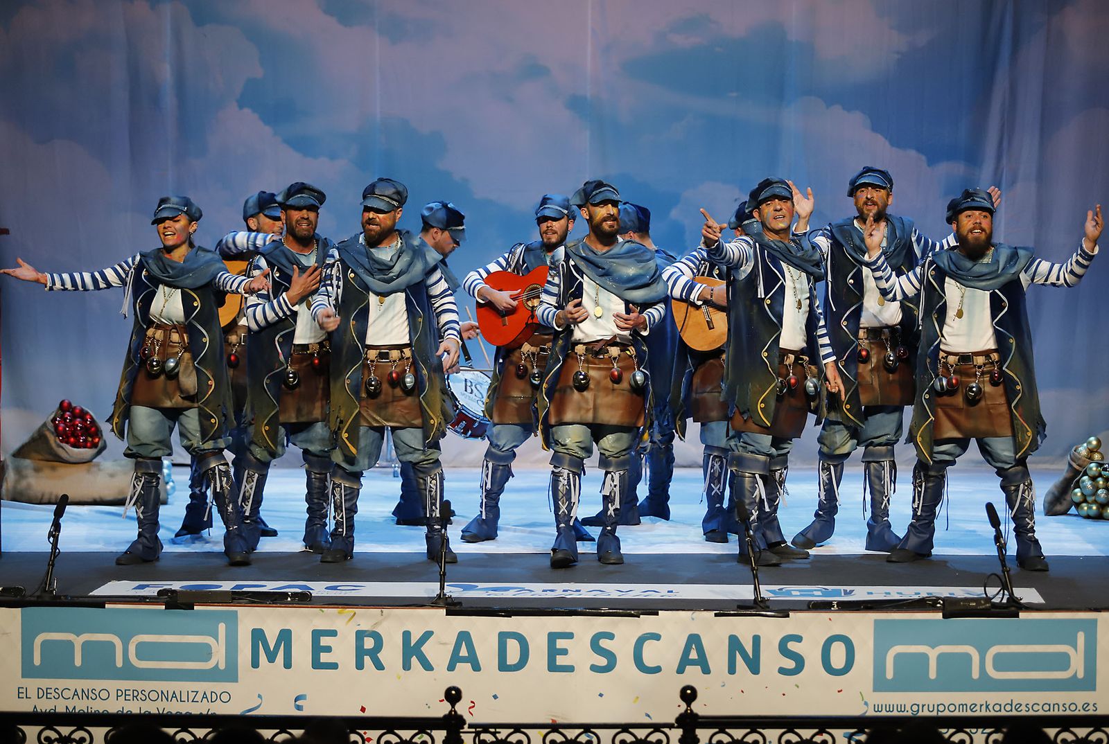 Imágenes de la actuación de la comparsa "Padre nuestro" de Alcalá de Guadaíra en el Carnaval Colombino