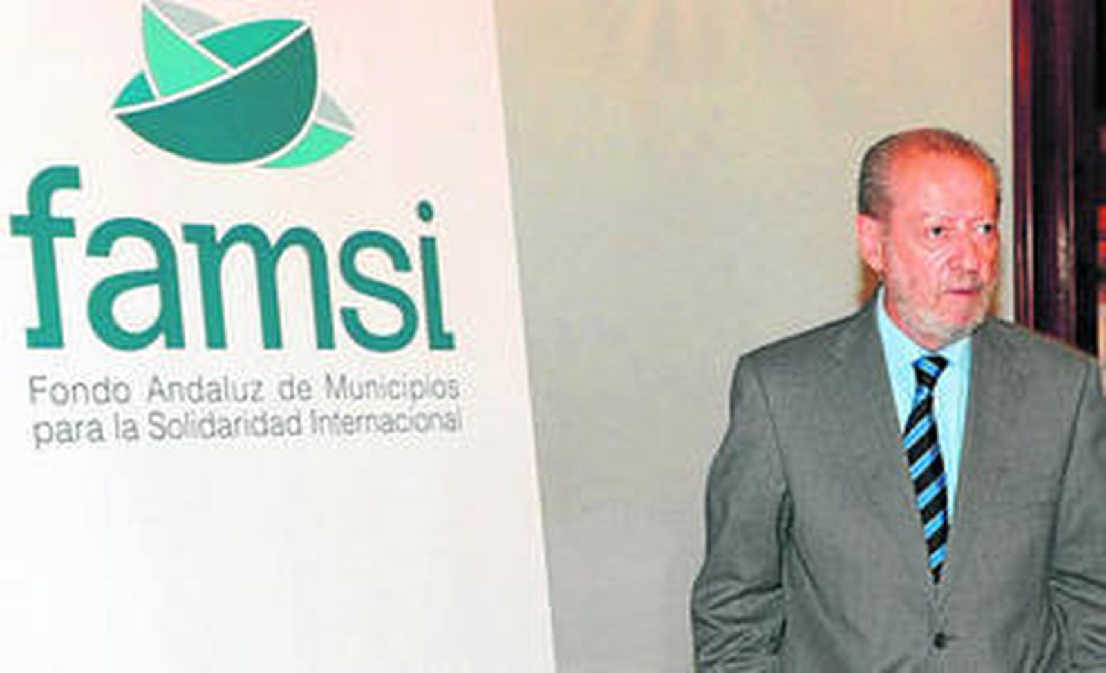 El presidente de la Diputación y del Fondo Andaluz de Municipios para la Solidaridad Internacional, Fernando Rodríguez Villalobos.
