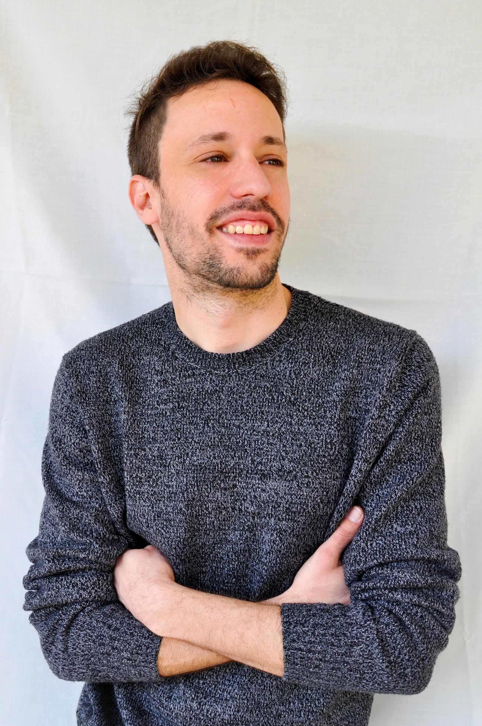 El granadino decidió explorar el camino de la literatura tras acabar Psicología.