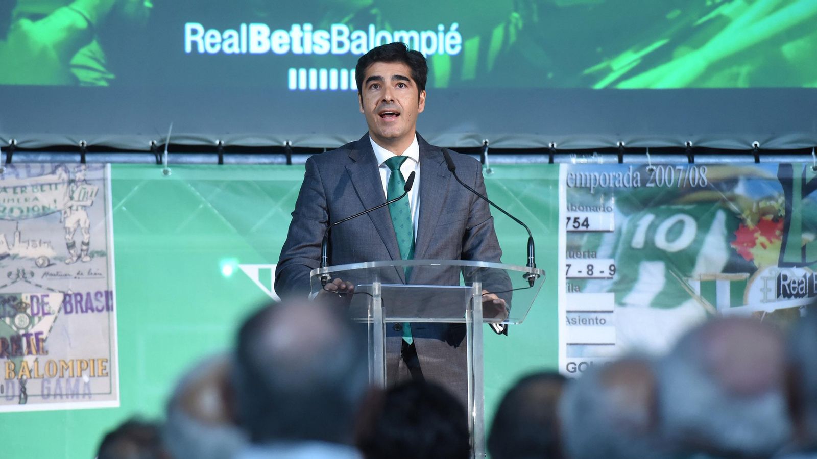 El presidente, Ángel Haro, durante un acto del Betis.