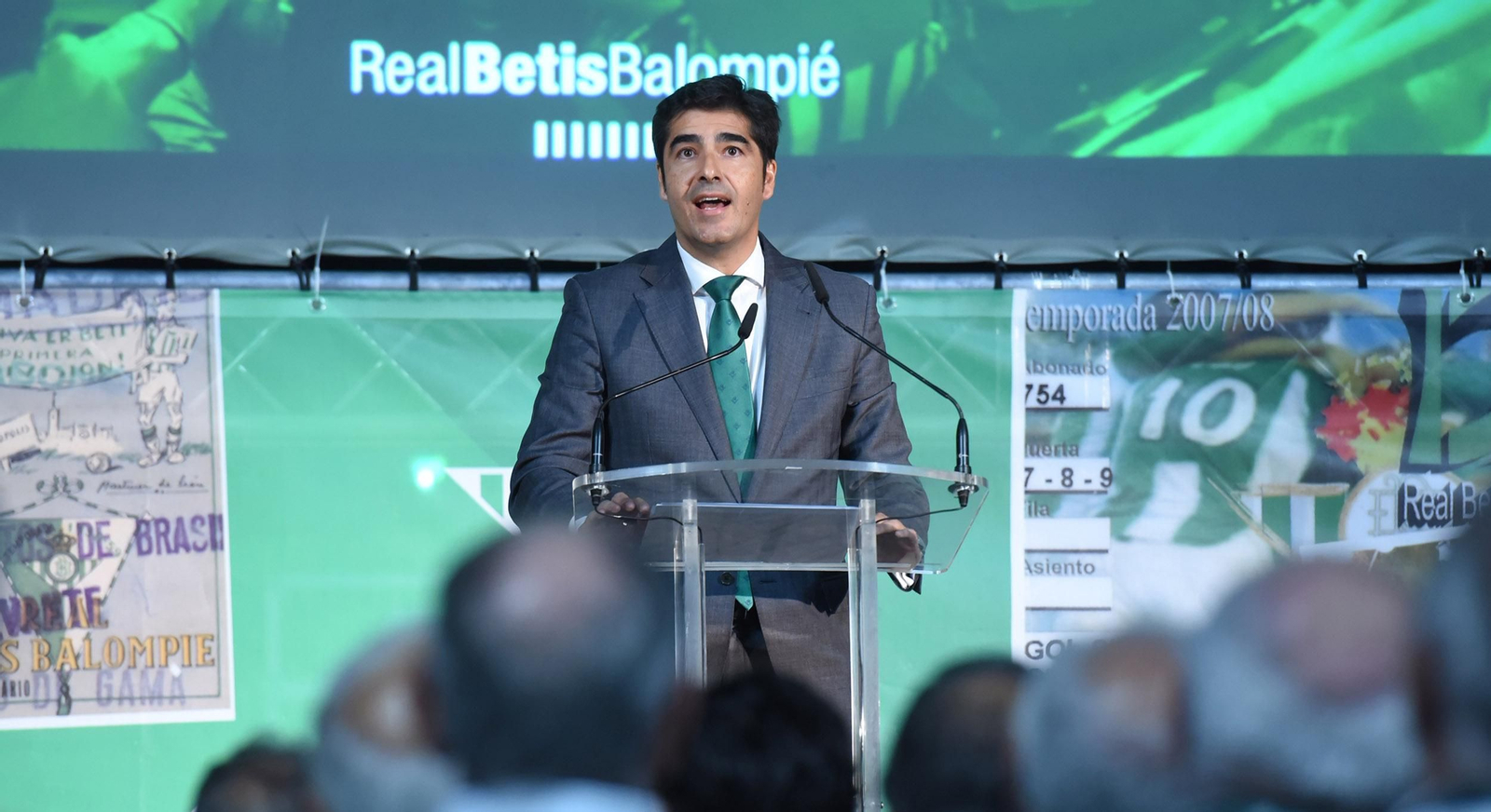 El presidente, Ángel Haro, durante un acto del Betis.