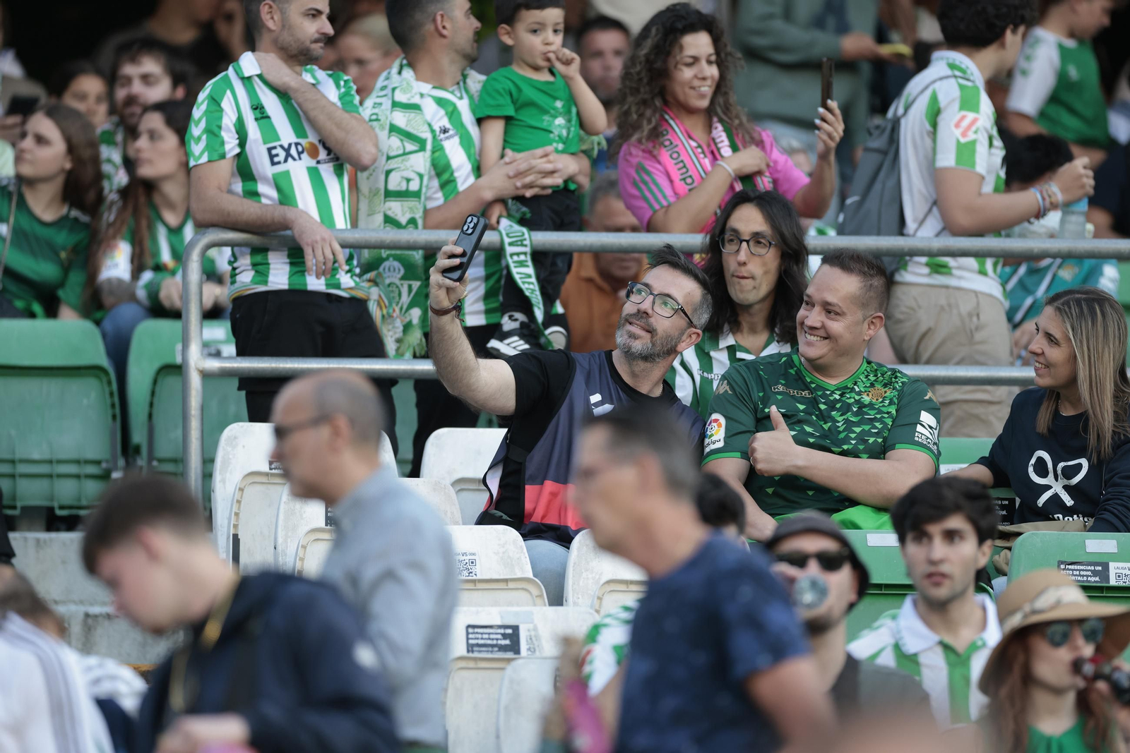 Búscate en las fotos del Betis - Osasuna