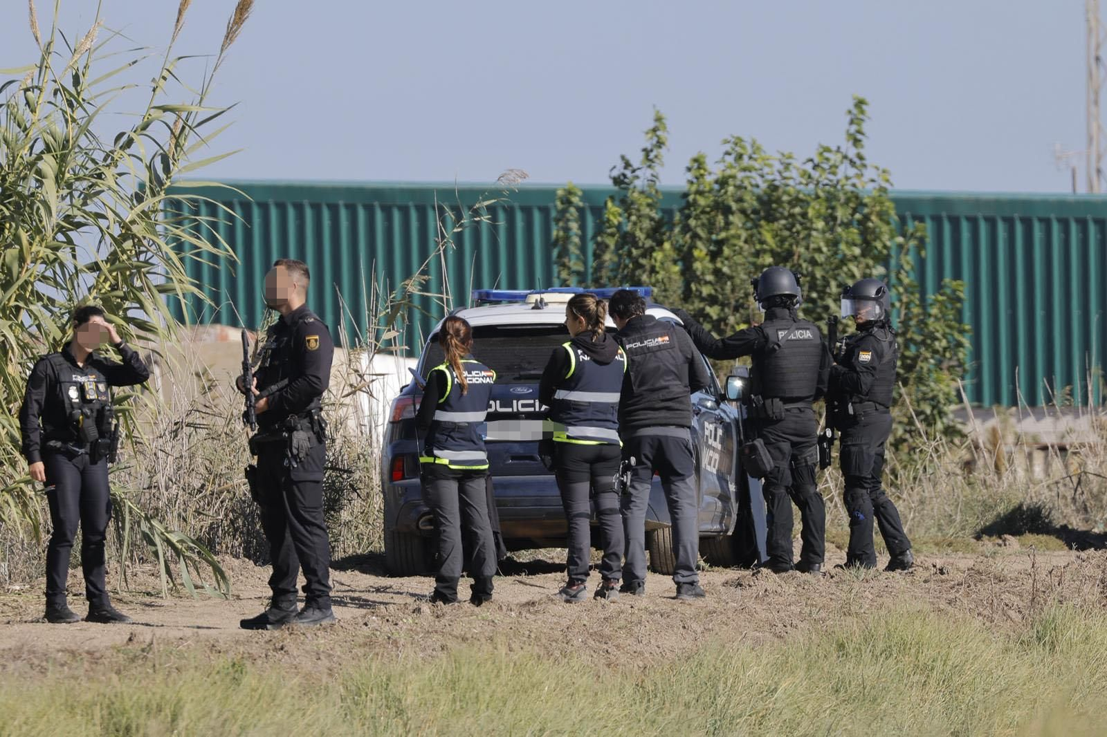 Las imágenes del dispositivo policial desplegado en Isla Mayor