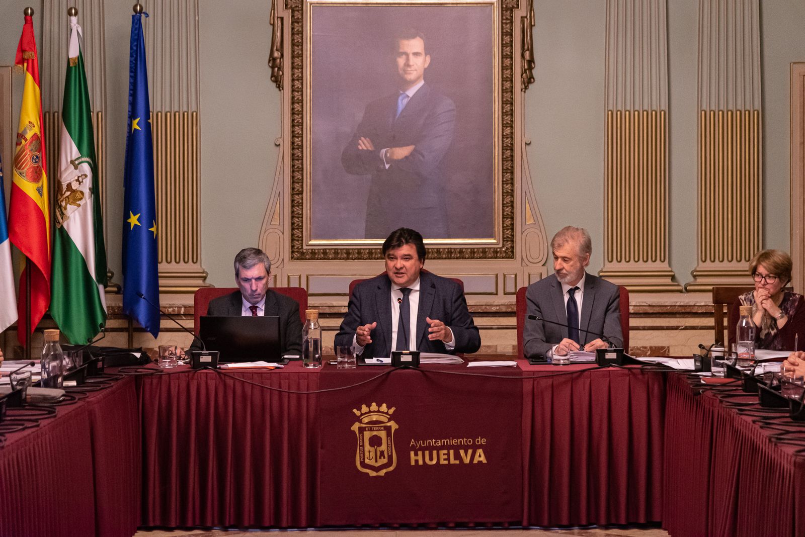 Imágenes del pleno extraordinario para la aprobación de los presupuestos del Ayuntamiento de Huelva