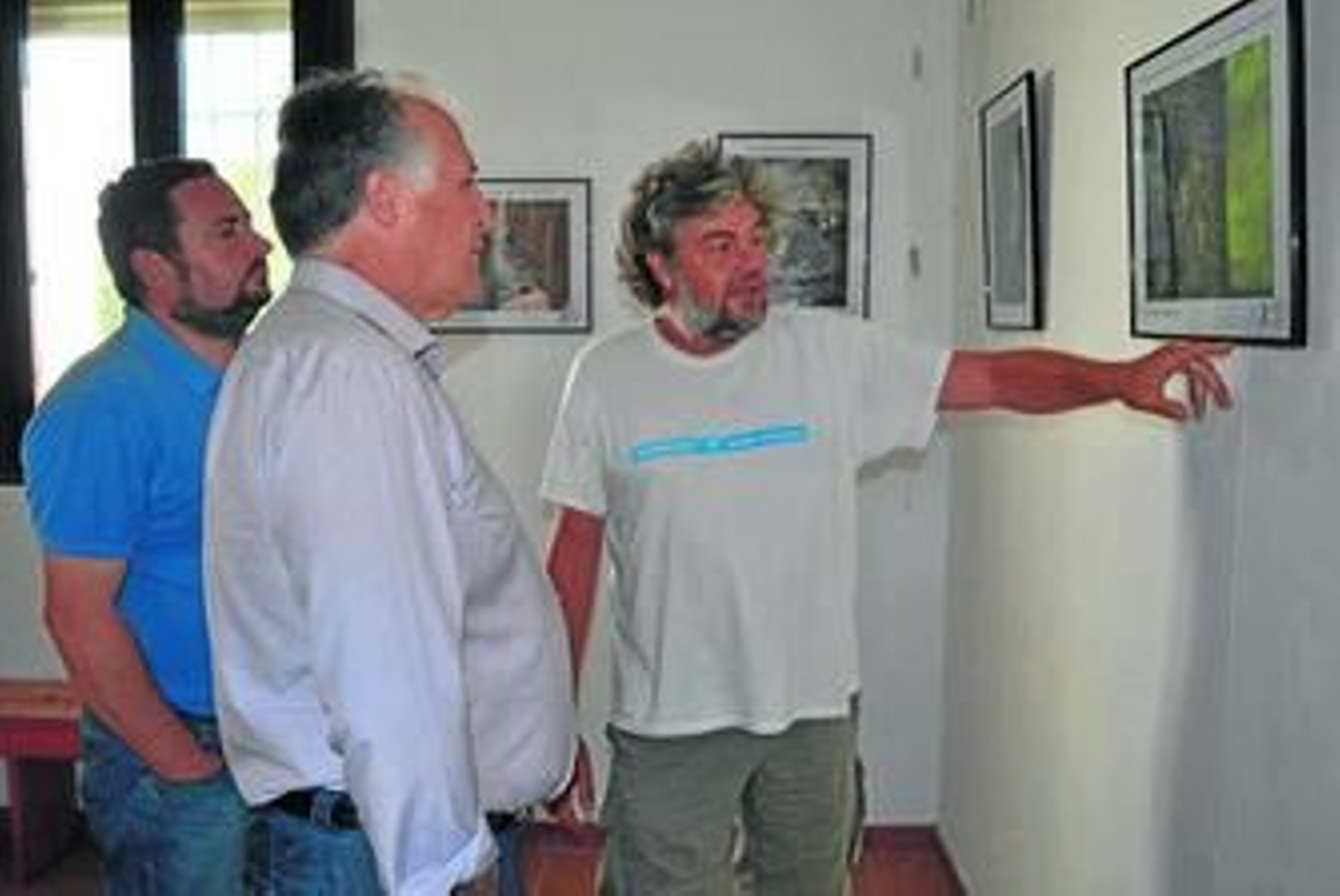 Alcalde, Gil y Montoya, ayer en la Estación Ornitológica de Tarifa.