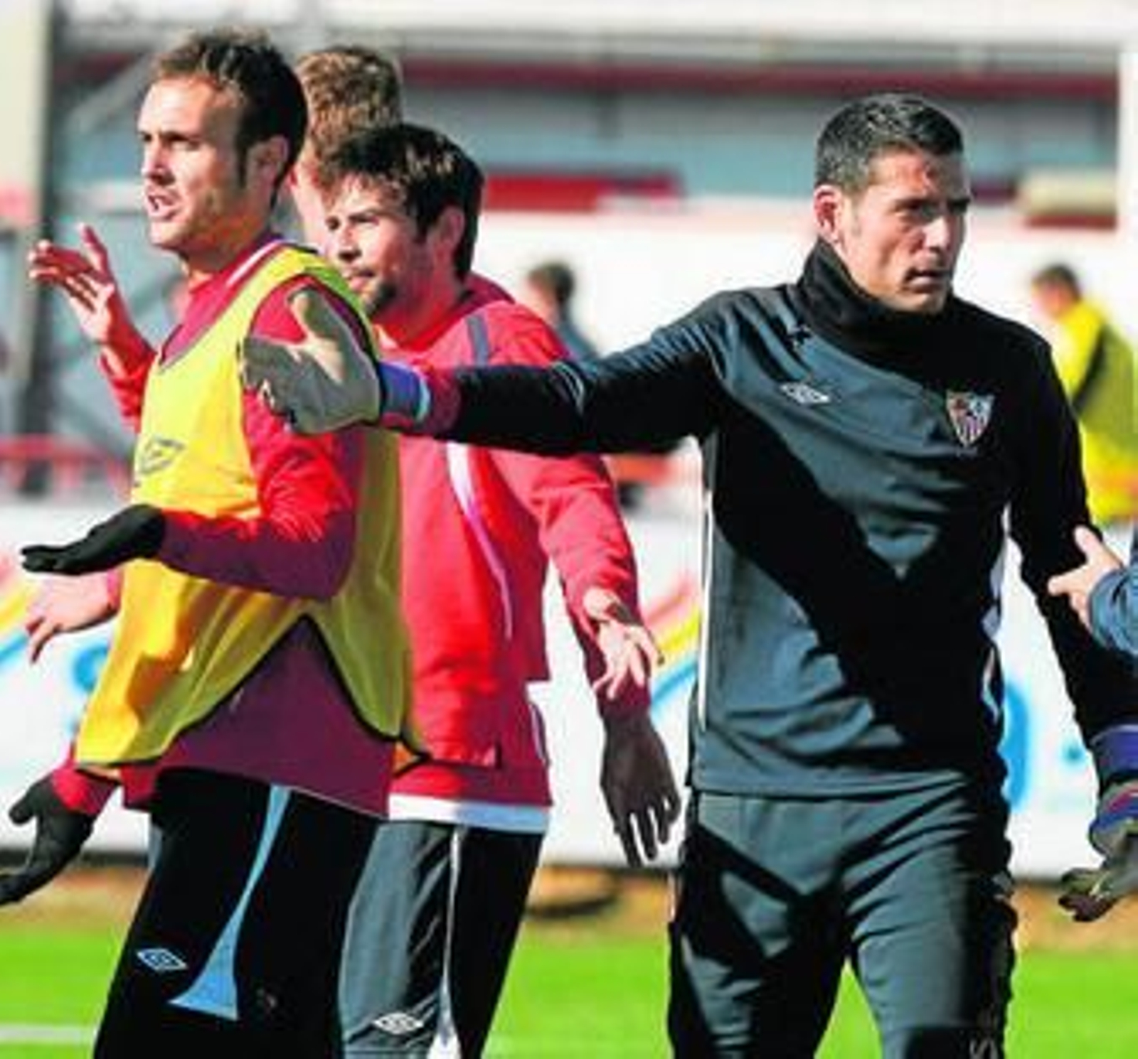 Juan Cala, en el entrenamiento de ayer junto a Andrés Palop.