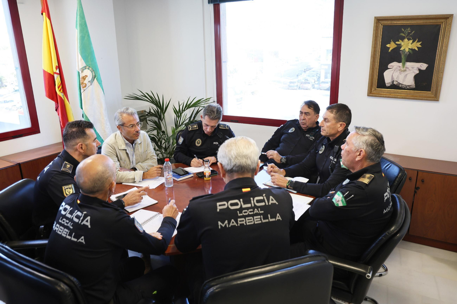 La reunión mantenida entre el Ayuntamiento y los mandos de la Policía Local. La reunión mantenida entre el Ayuntamiento y los mandos de la Policía Local.