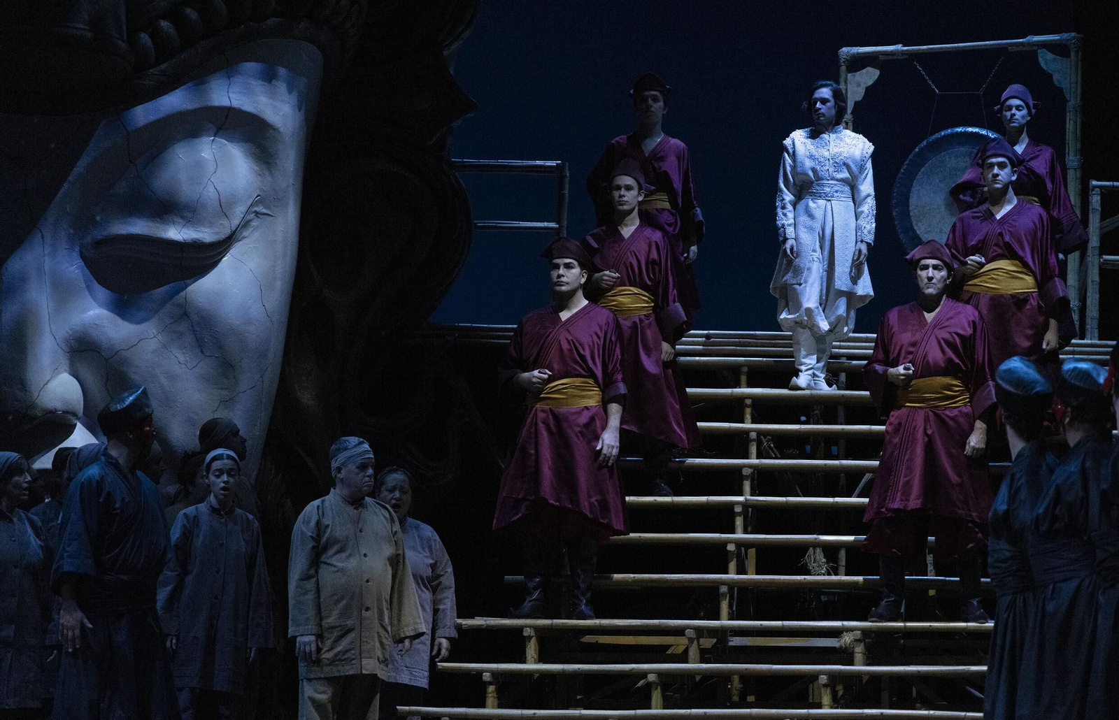 Una escena del 'Turandot' del Maestranza.