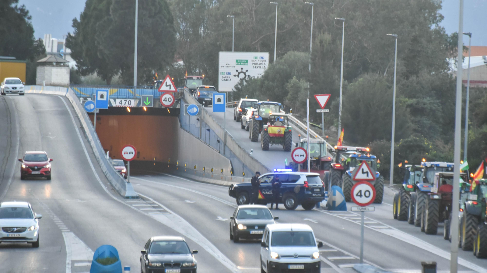 La tractorada del sector primario en Algeciras, en imágenes