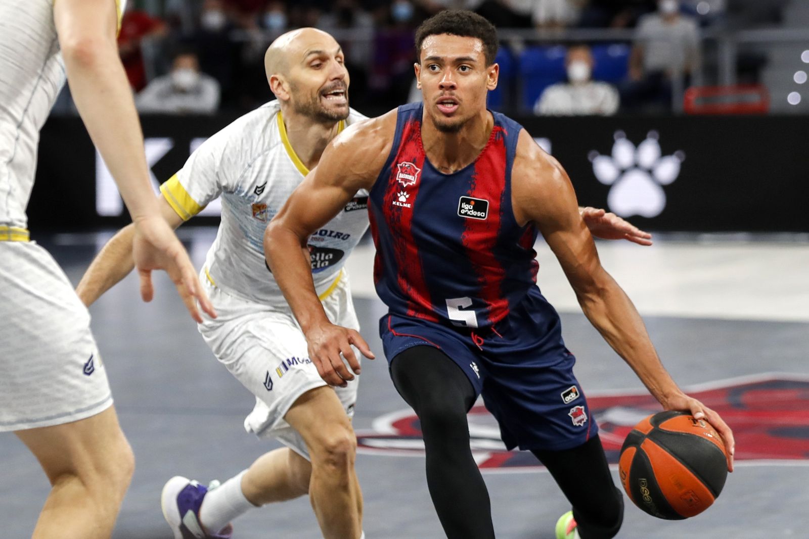 Baldwin se marcha de Albert Oliver.