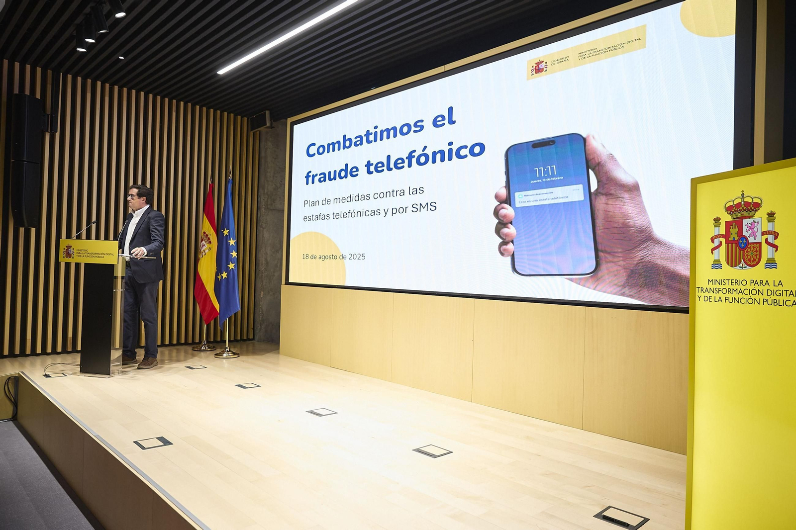 El ministro para la Transformación Digital y de la Función Pública, Óscar López, presenta el último balance del Plan contra las estafas telefónicas y por SMS del Gobierno.