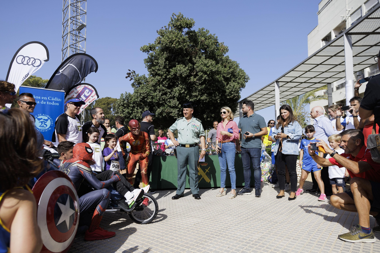Todas las imágenes de la Jornada de Puertas Abiertas en la Guardia Civil de Cádiz
