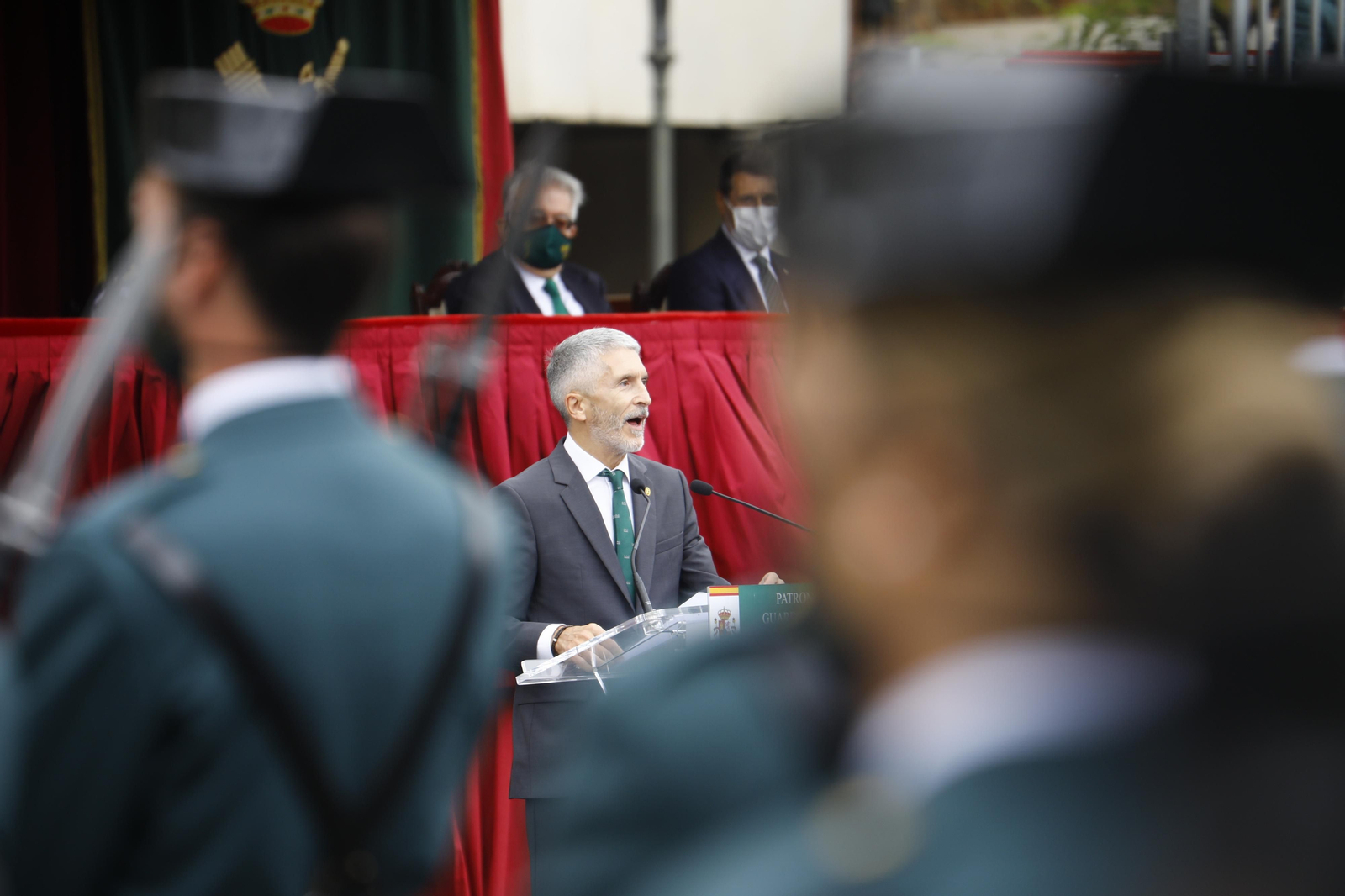 El desfile por la celebración de la semana de la Guardia Civil en Córdoba, en fotografías