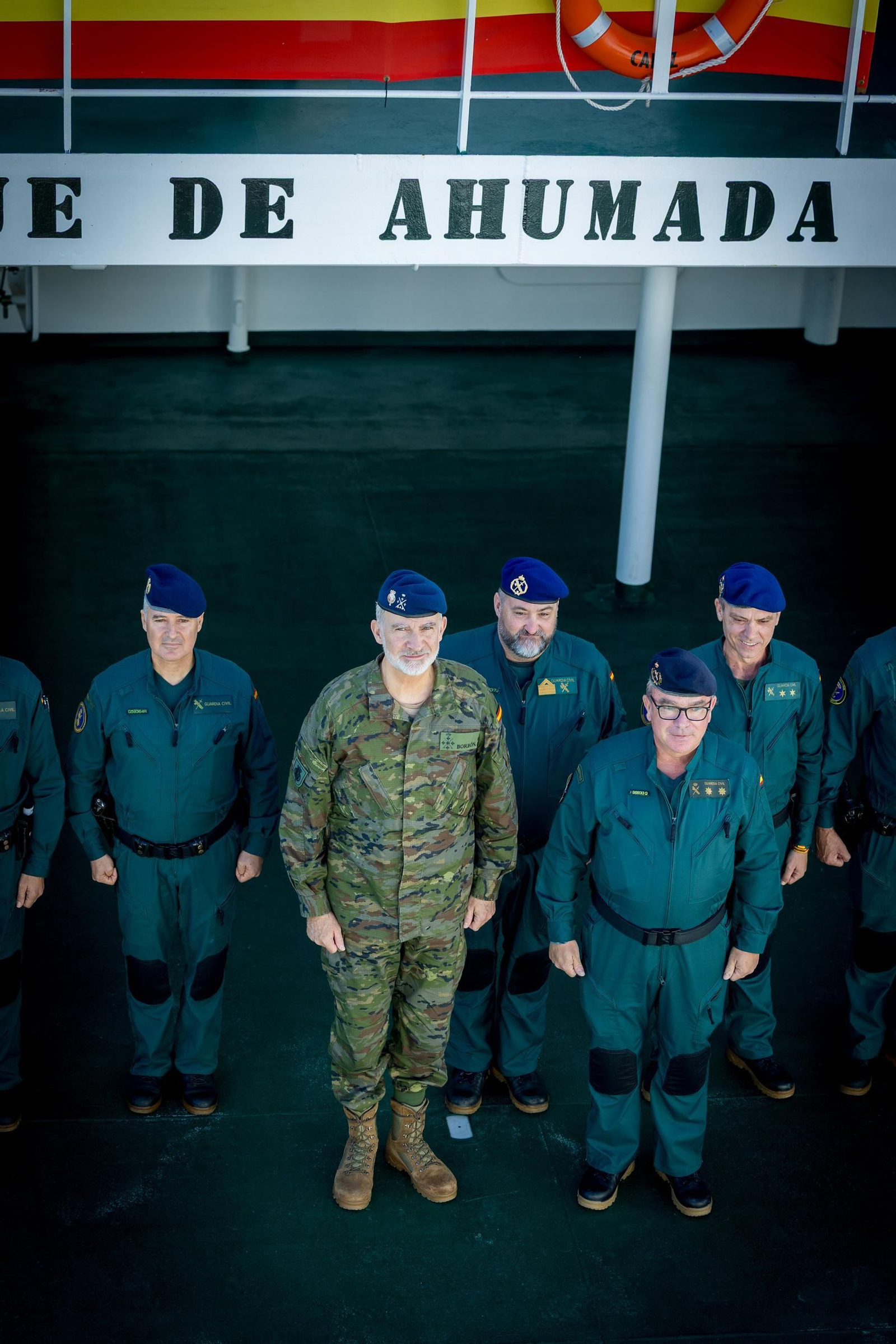 Las imágenes de la visita del Rey a la Guardia Civil de Cádiz