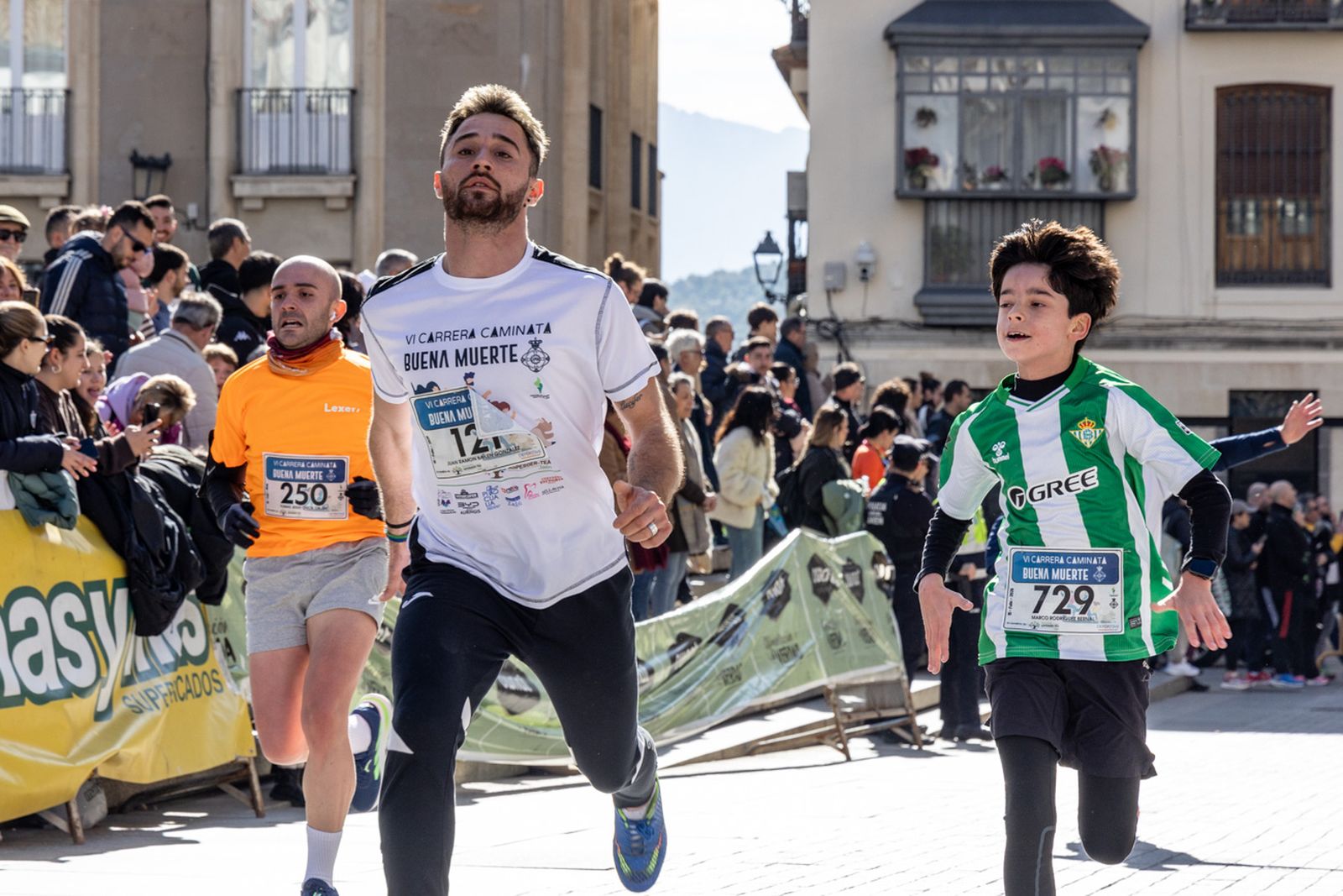 En imágenes: deporte y solidaridad se dan la mano en la VI Carrera-Caminata de la Hermandad de la Buena Muerte (1)