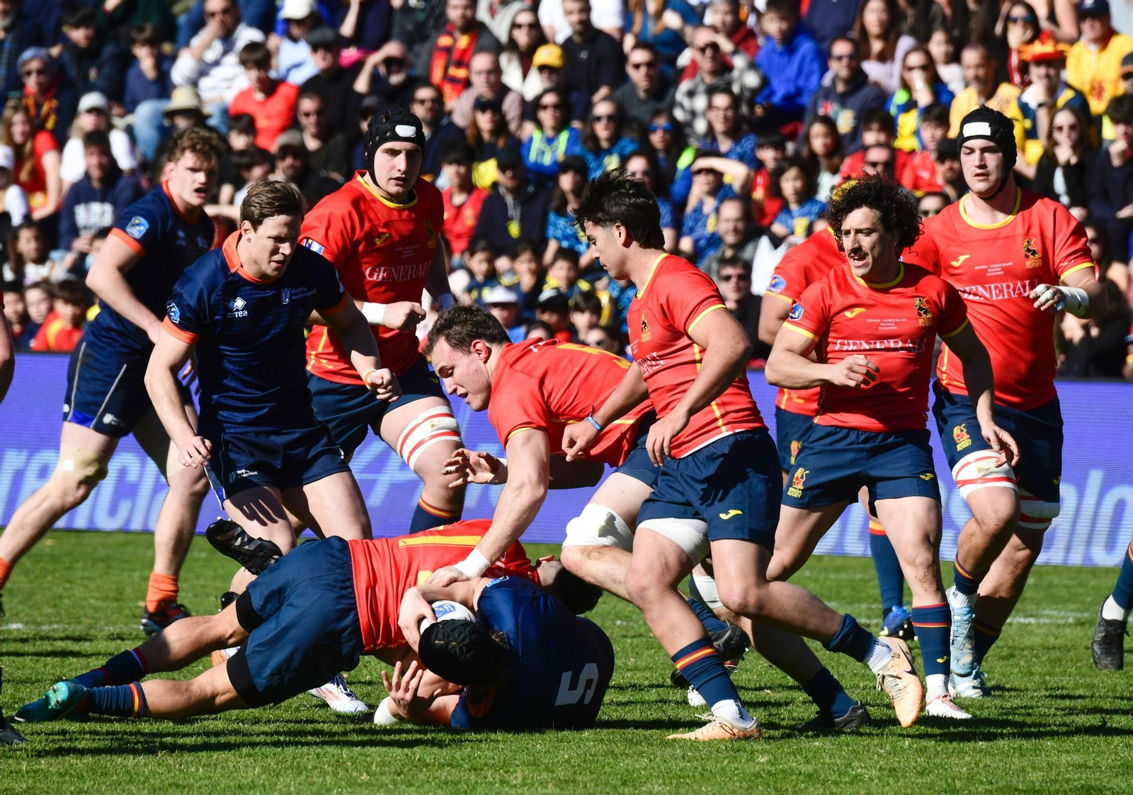 España, con el malagueño Alberto Carmona, acaricia regresar a un Mundial de rugby