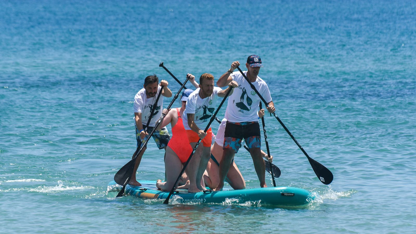 VII Outlet Surfero Solidario en la playa de Getares