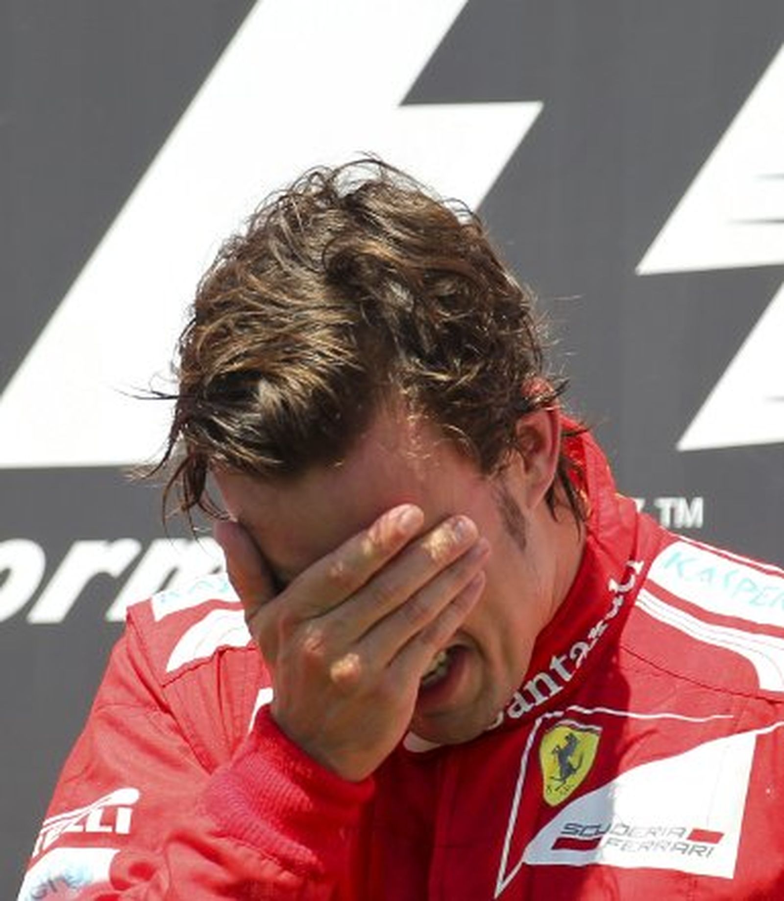 Alonso logra ante su público su victoria más sentida