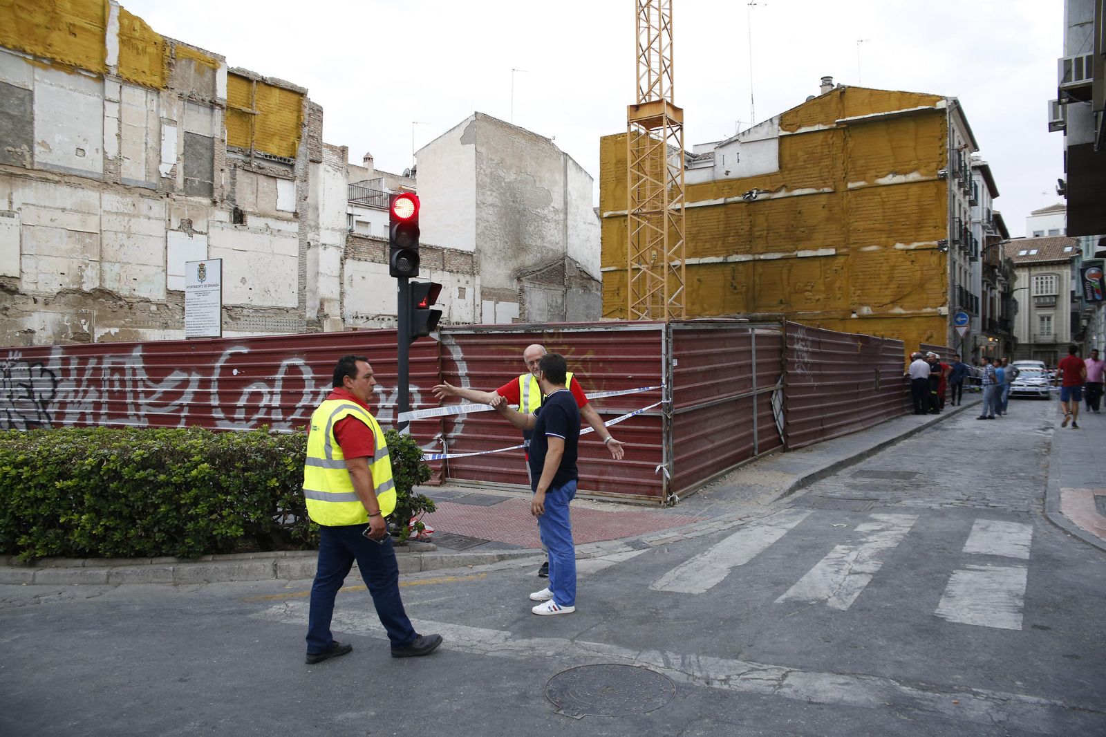 La zona afectada por el riesgo de derrumbe.