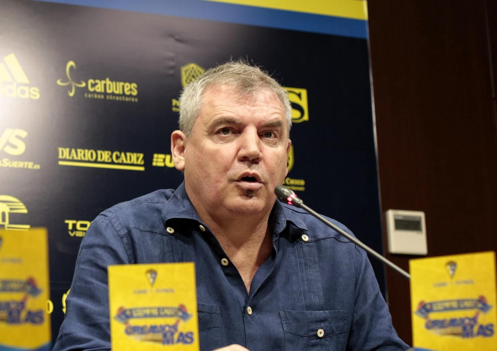 El presidente saca una lanza en favor del técnico y de la política de gestión del club.