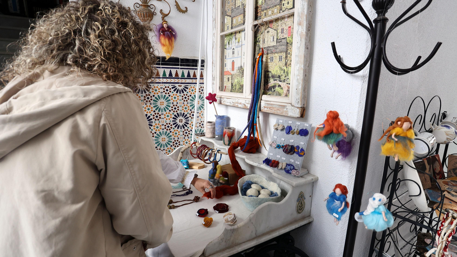 Muestra de artesanía solidaria a beneficio de la protectora No Me Abandones en Jerez