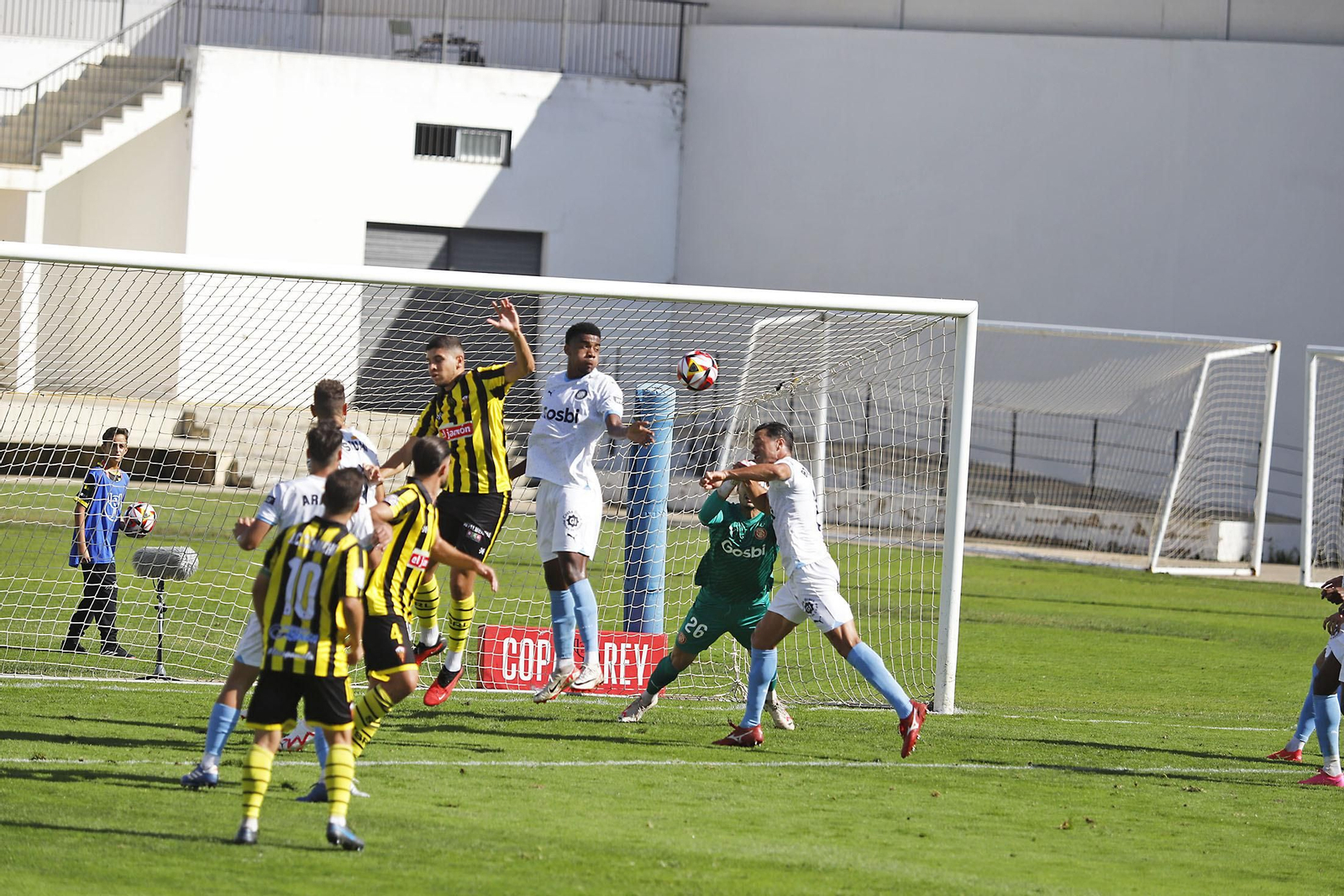 Imágenes del encuentro de Copa del Rey entre el San Roque de Lepe y el Girona