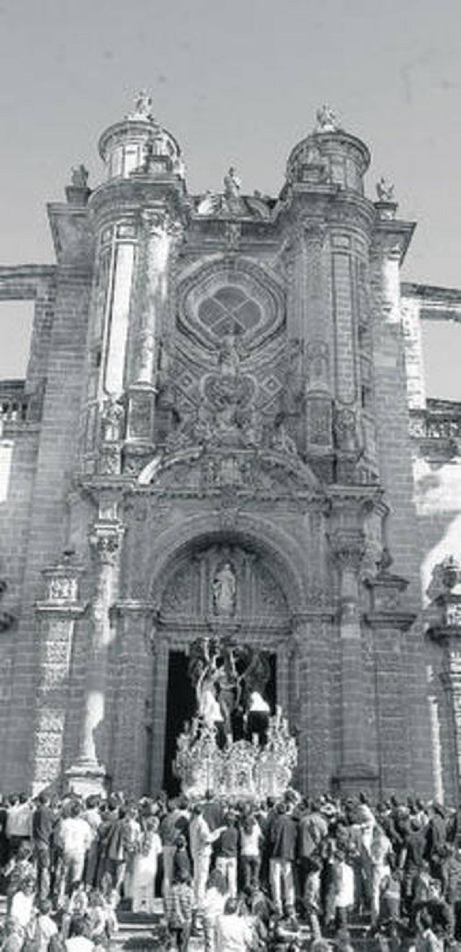 El Descendimiento en la Catedral el Domingo de Resurrección de 2003.