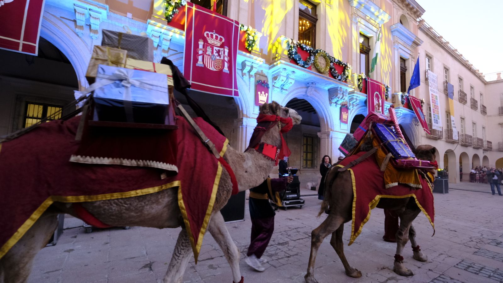 Fotogalería de la Cabalgata de Reyes Magos en Almería