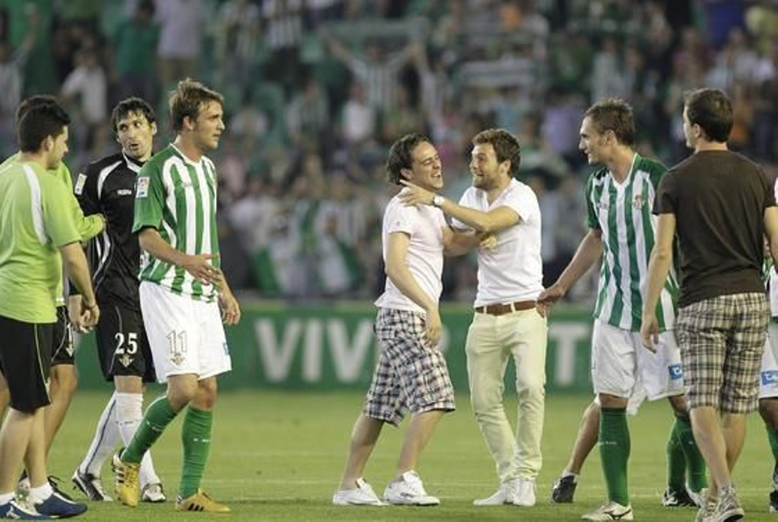 Pavone y Jonathan Pereira dan al Betis tres valiosos puntos para el ascenso.

Foto: Antonio Pizarro