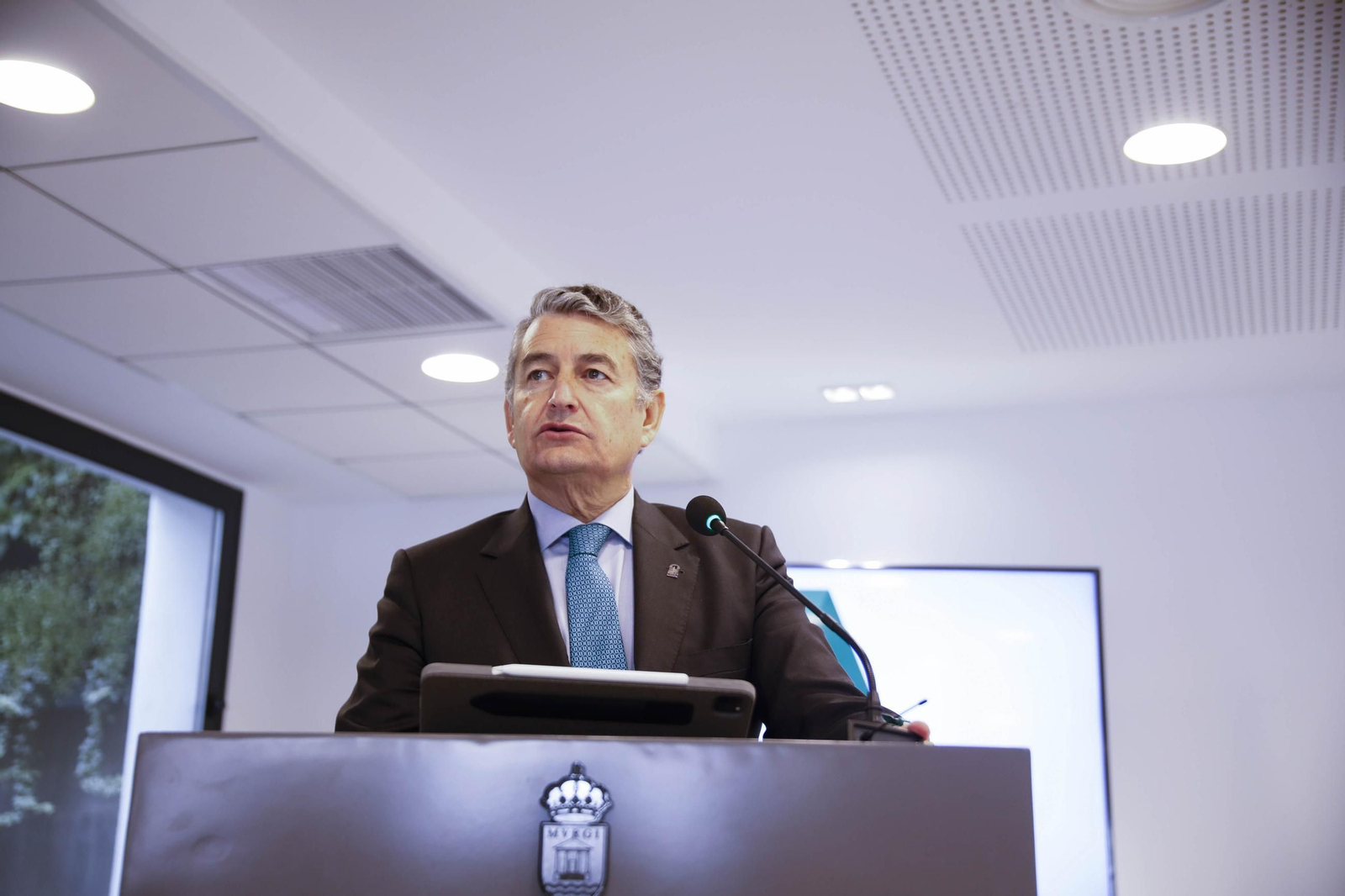 El consejero Antonio Sanz y el alcalde ejidense Francisco Góngora, firman un convenio para la creación de un Centro de Emprendimiento Digital, en imágenes